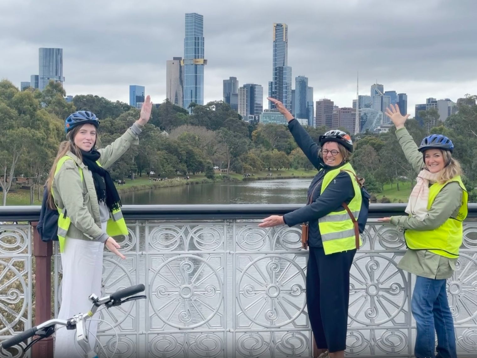 AU Melbourne by Bike City View Travel Essence