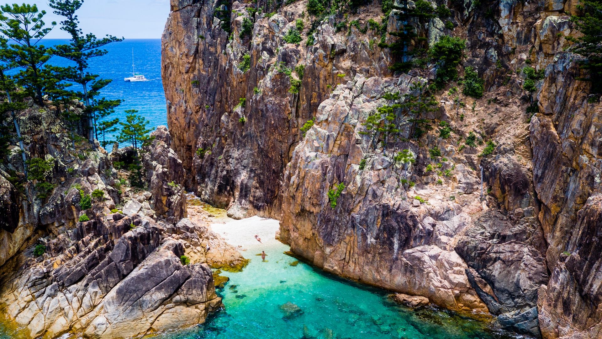 Türkisfarbene Bucht am Dolphin Point, Hayman Island, Whitsundays, Australien