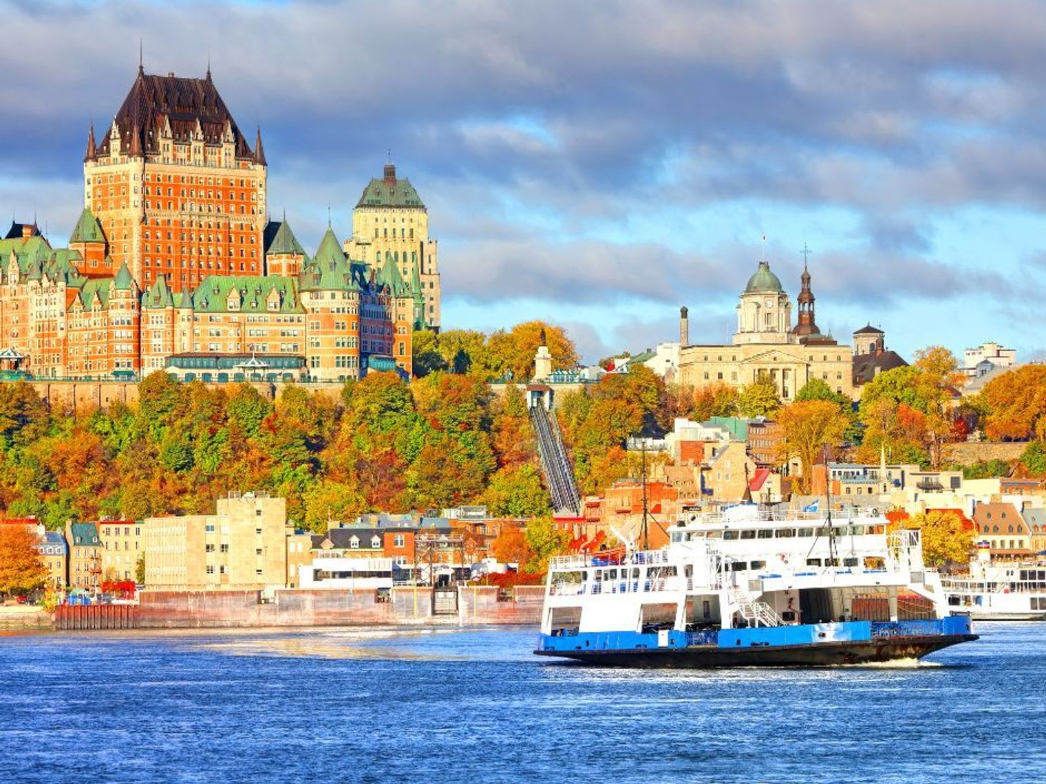 LA CAN destination East Canada Old Quebec City