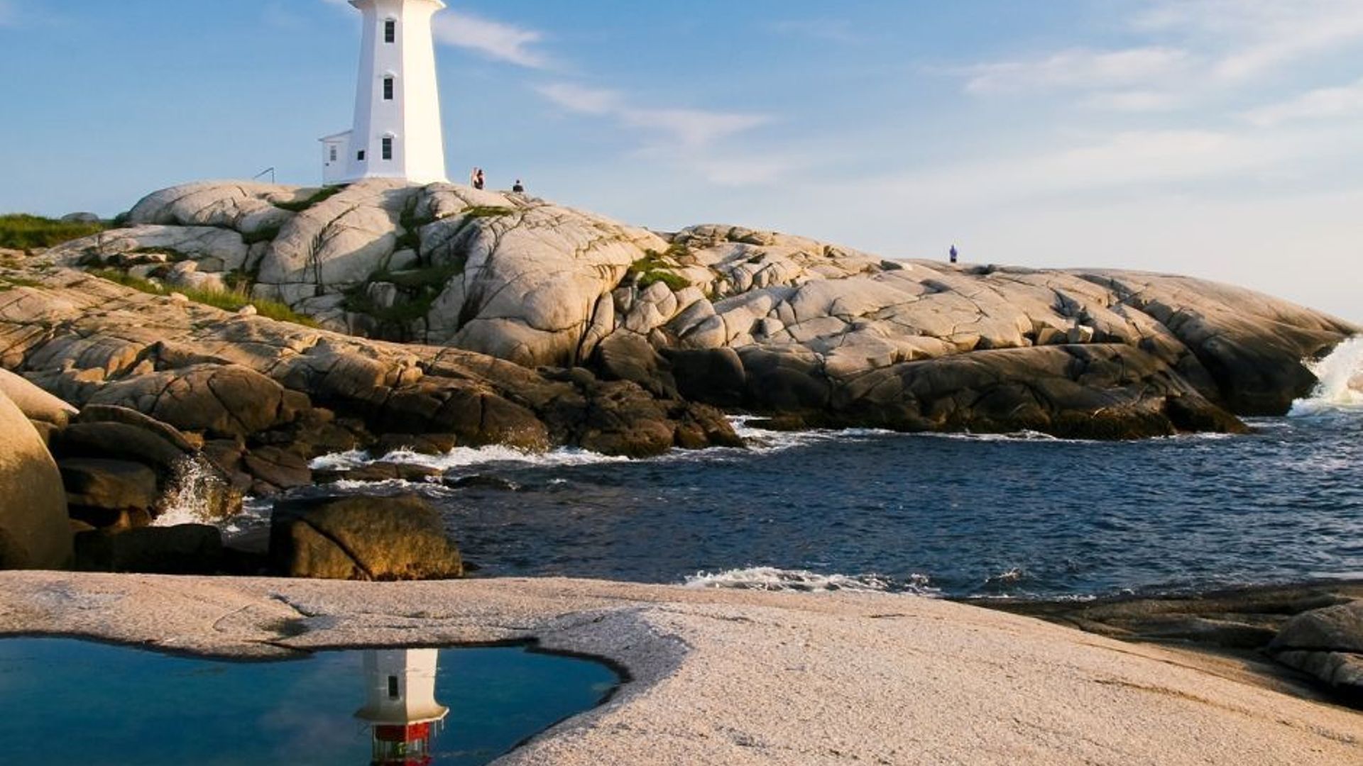 LA CAN destination East Canada light house