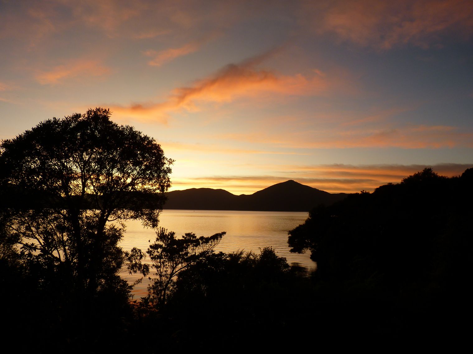 NZ review Onno Helma sunset Golden Bay