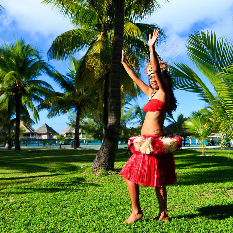 Pacific eilanden Tahiti vrouw doet een traditionele dans