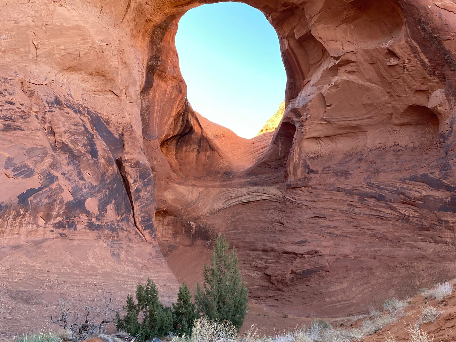 US Arizona Monument Valley rock window