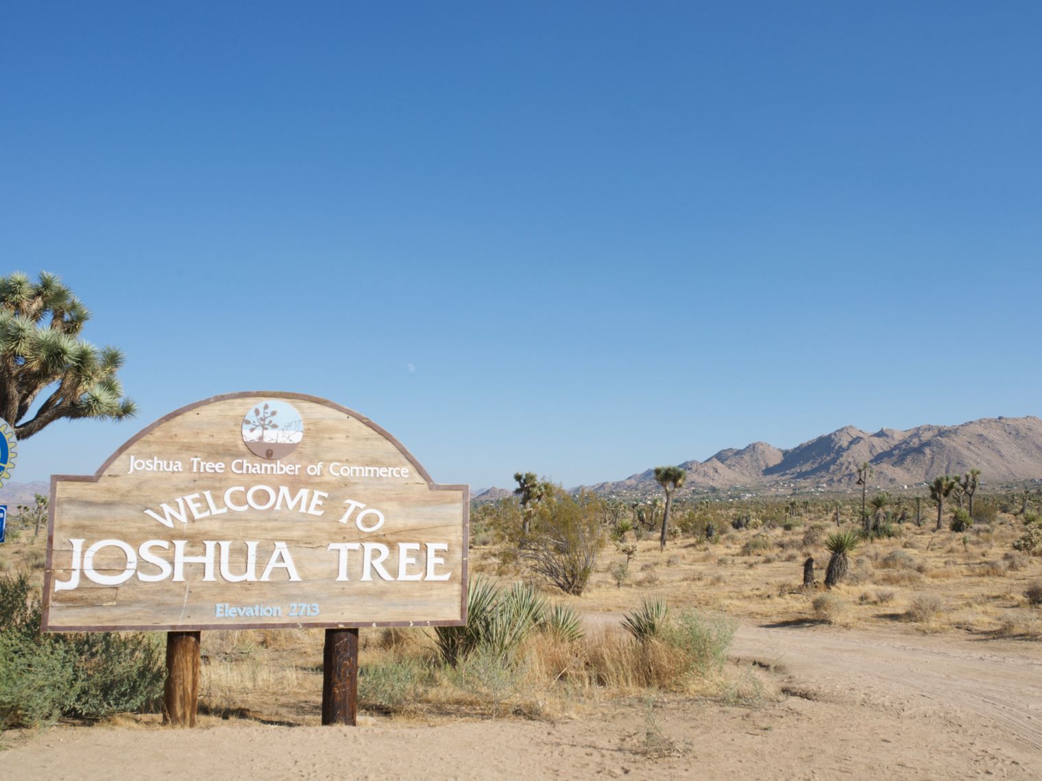 US California Joshua Tree NP entrance sign