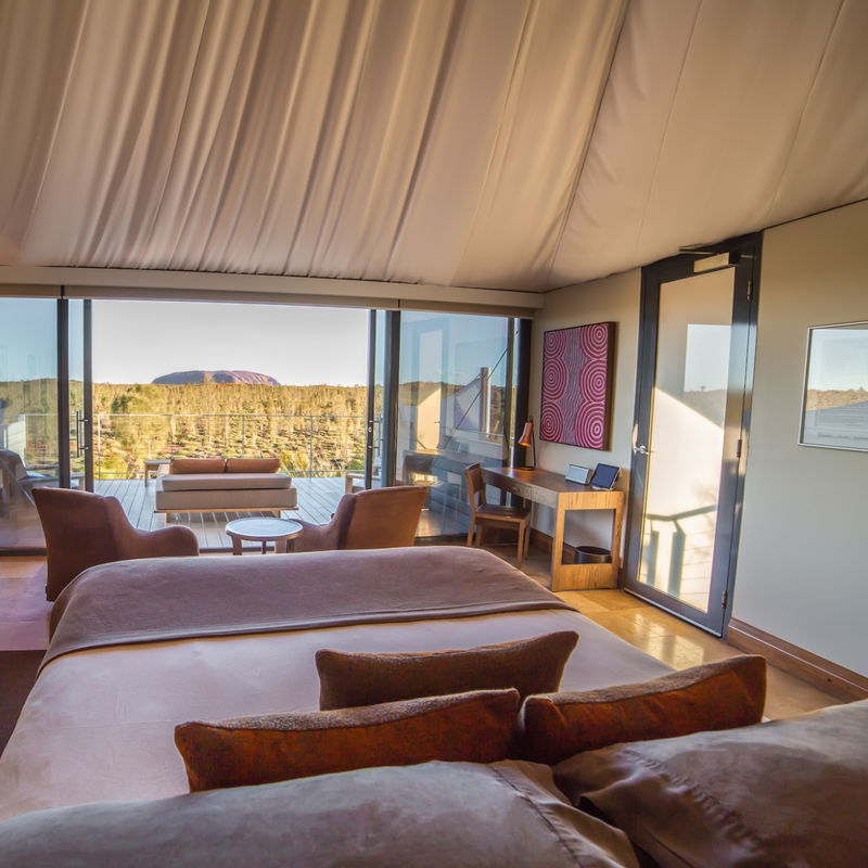 Een luxe glampingaccommodatie met uitzicht op het Nationaal Park Uluru Australië