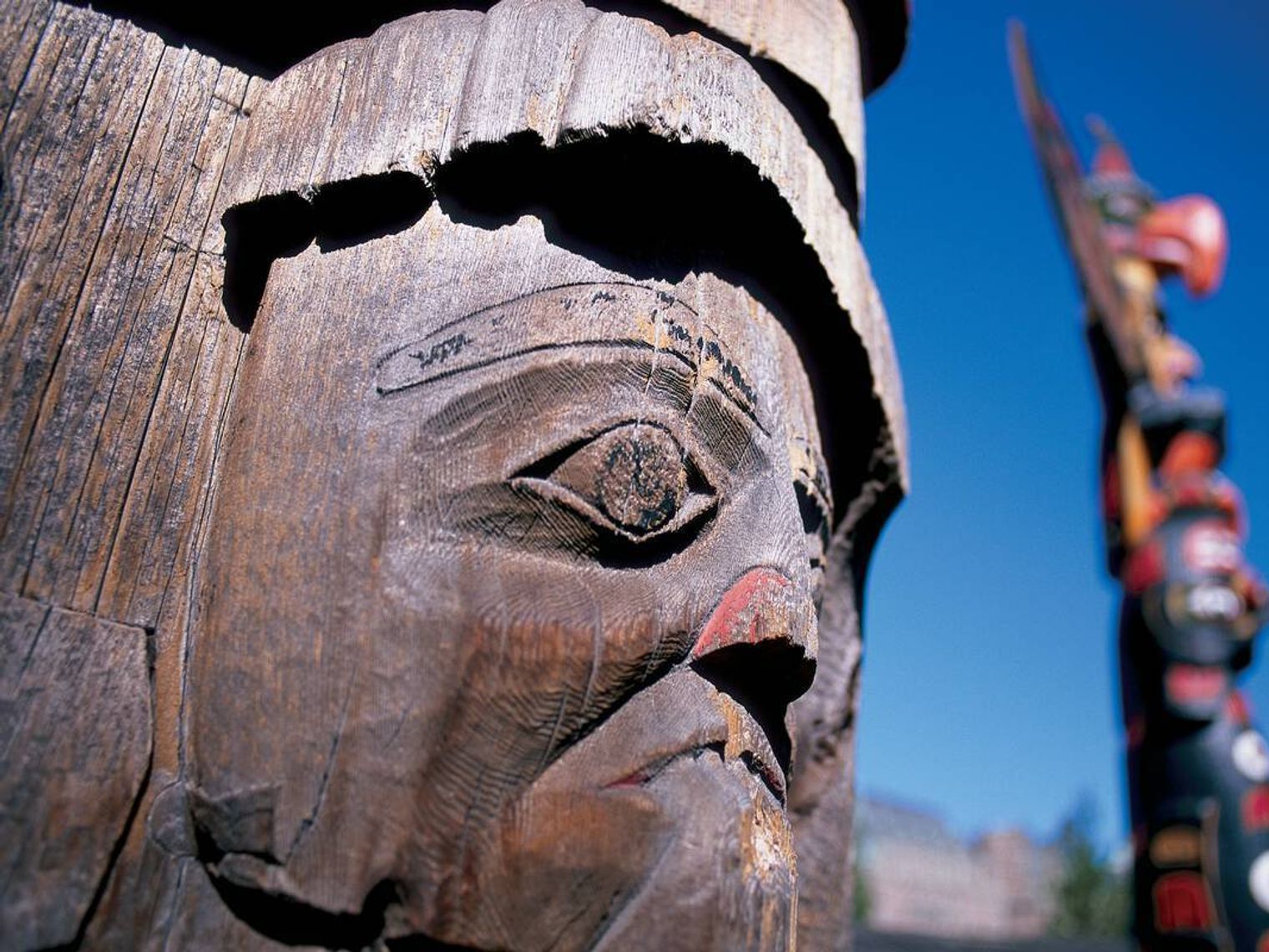 Can victoria totem poles