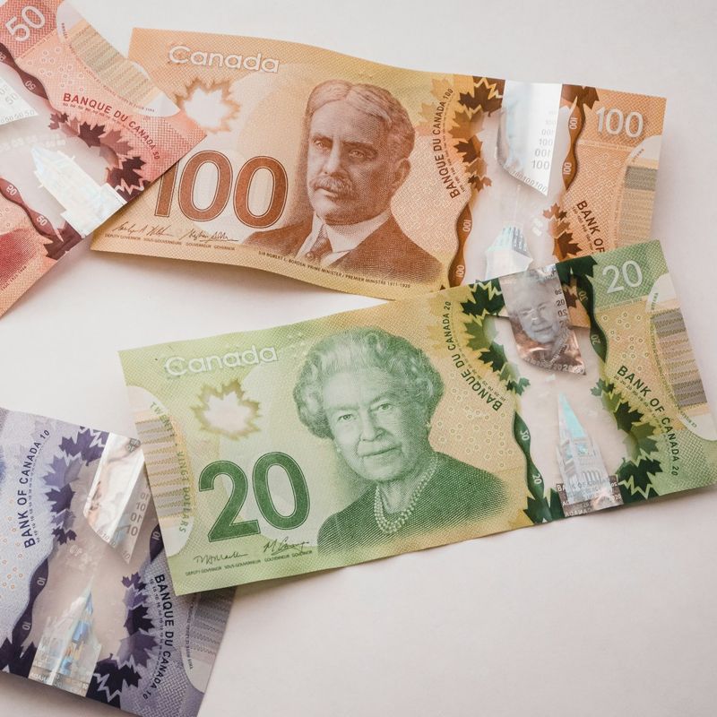 Meerdere waarden van Canadese dollarbiljetten