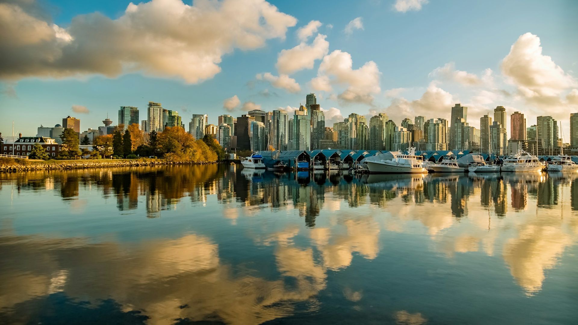 Skyline view of Vancouver city
