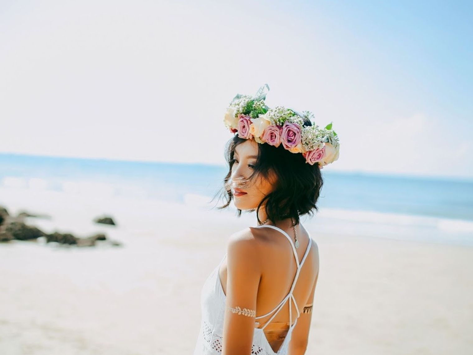 Us wedding hawaii flowers beach unsplash