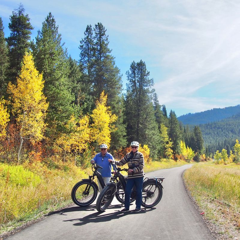 Elizabeth & John Bezzant biking