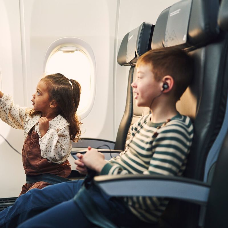 Icelandair flight Onboard service Passengers Children family