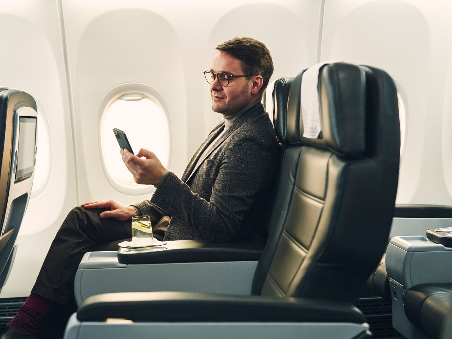 Icelandair Onboard service Saga Premium Passenger5