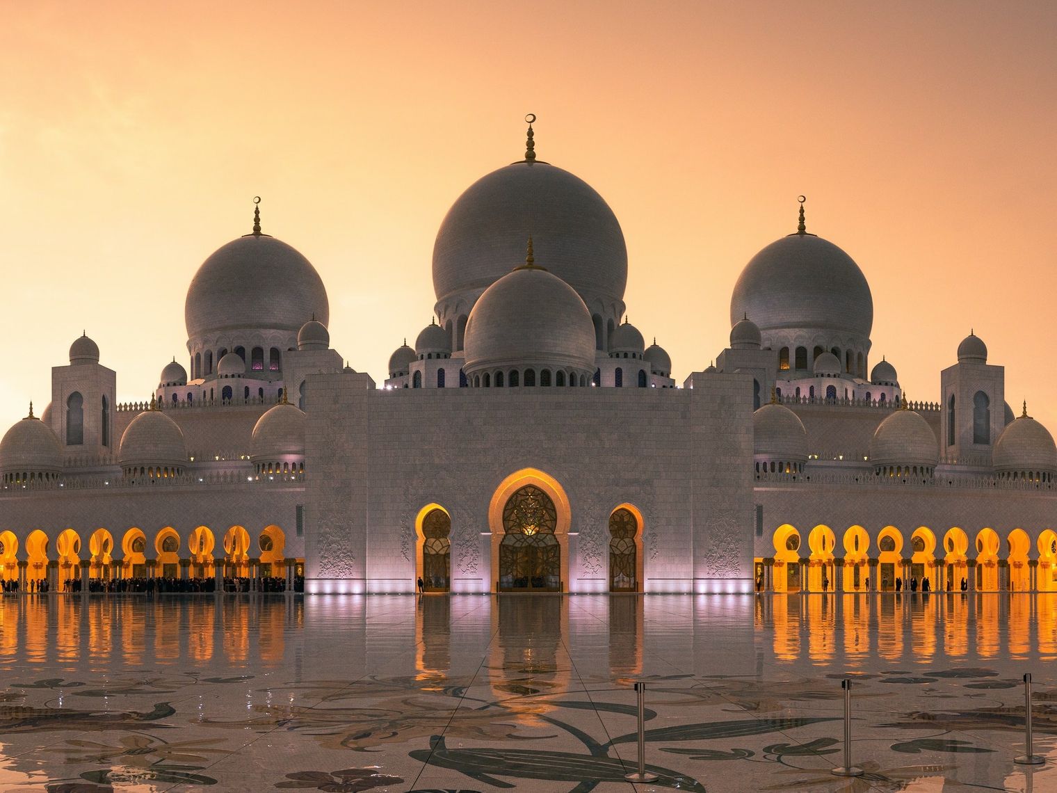 Zayed Moschee bei Sonnenuntergang
