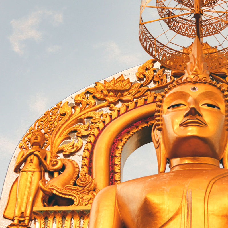 Een groot Boeddhabeeld in Bangkok