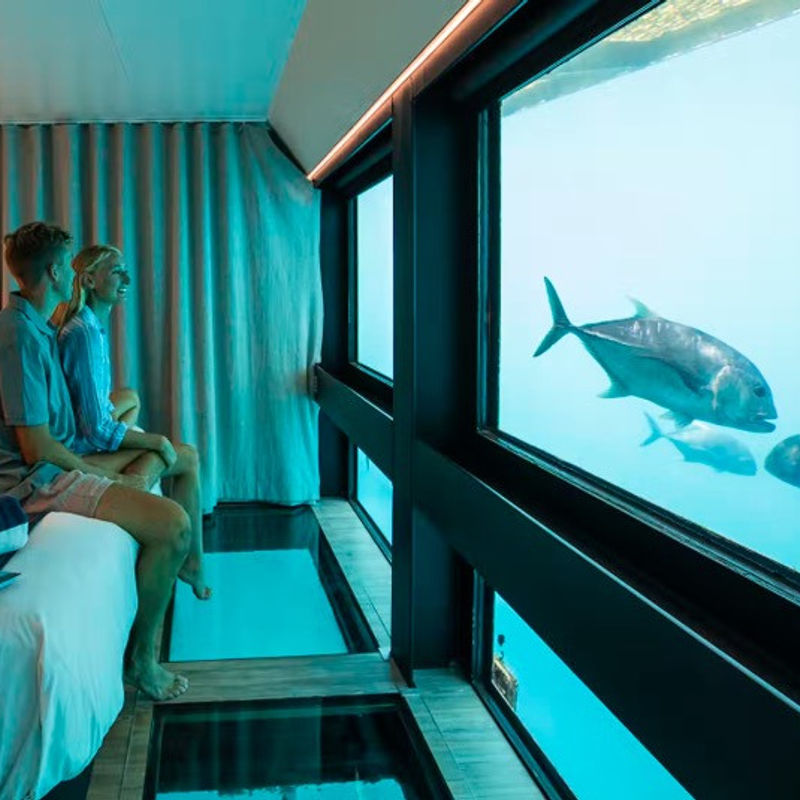 Aus-qld-great-barrier-reef-cruise-whitsundays-reef-suite-luxury