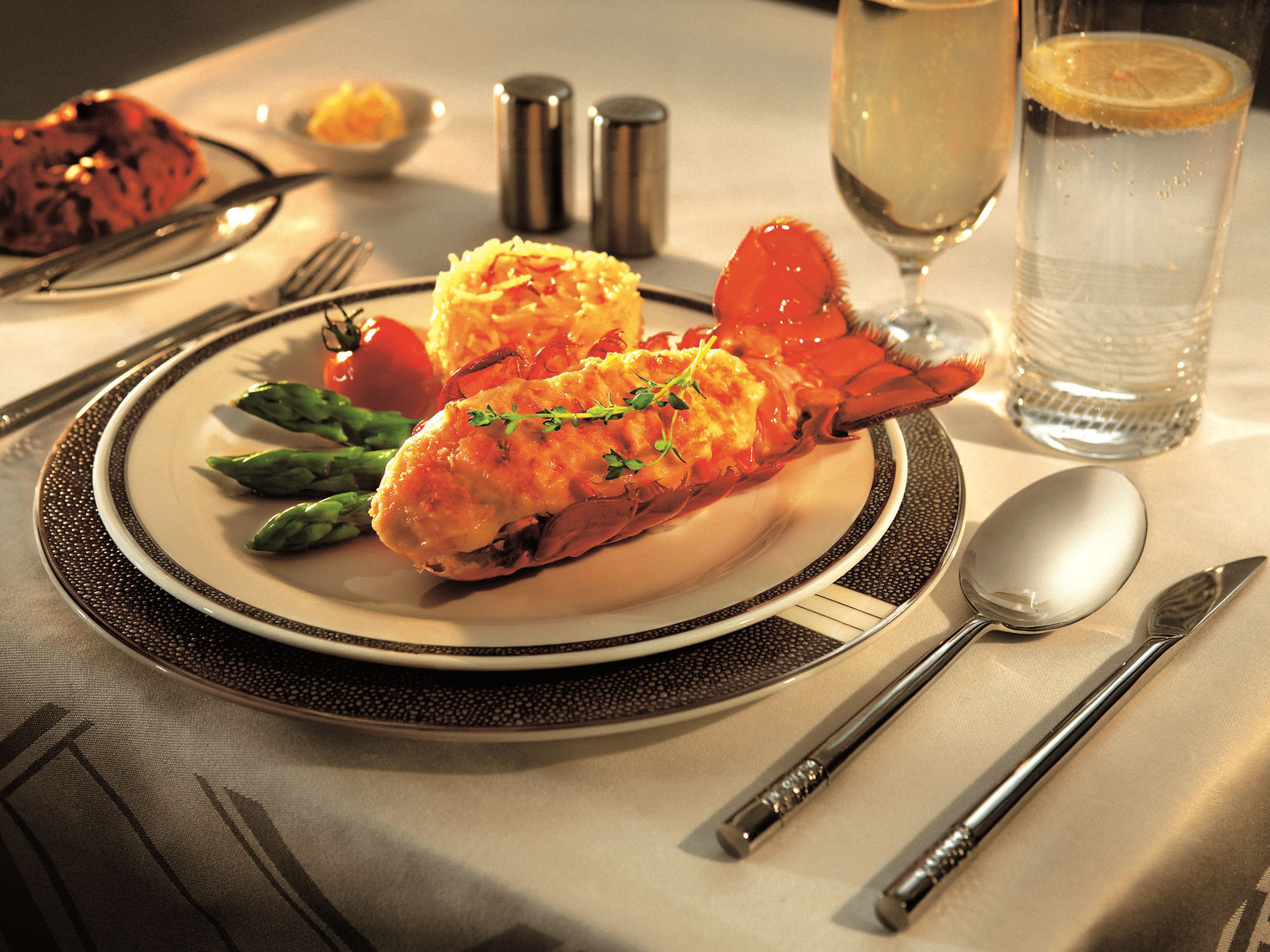 First class meal Singapore airlines