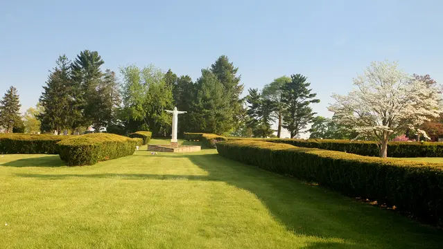 Forest Hills/Shalom Memorial Park in Huntingdon Valley - Photo 1