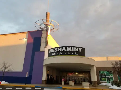 AMC Neshaminy 24 in Bensalem - Photo 4