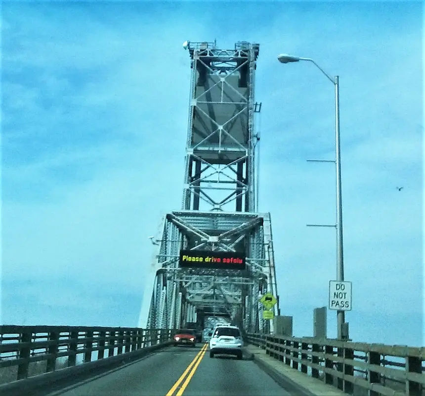 Burlington-Bristol Bridge in Burlington - Photo 2