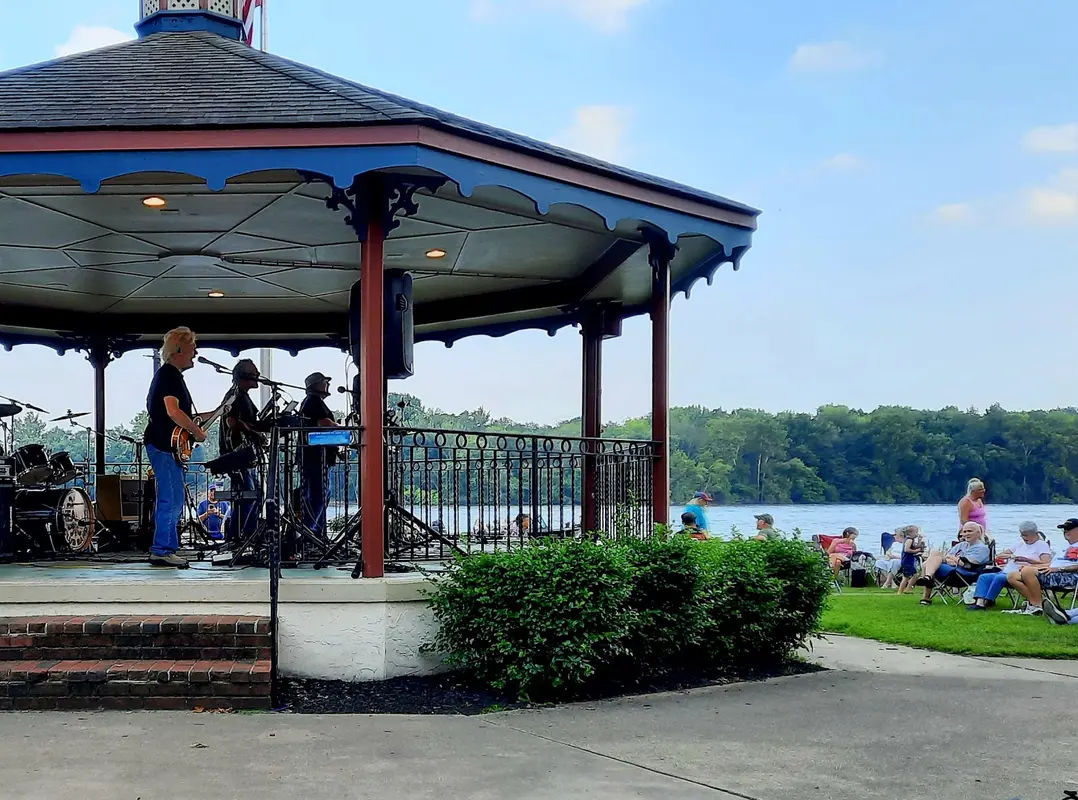 Lions Park Gazebo in Bristol - Photo 1