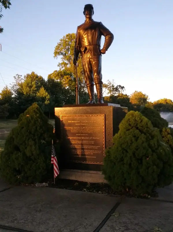 Grundy Commons Park in Bristol - Photo 4