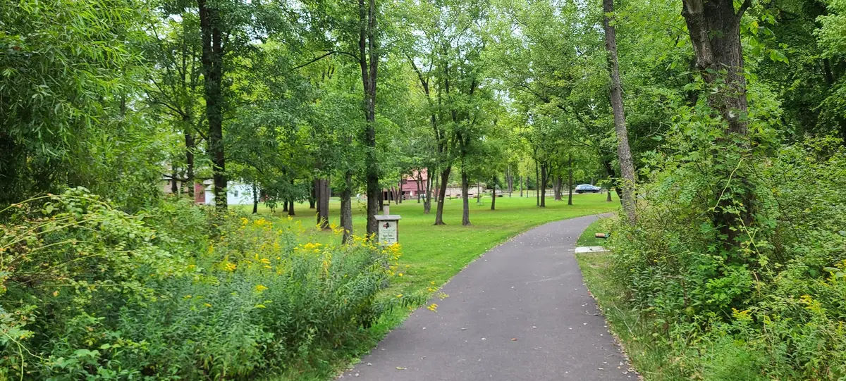 Moland House in Warminster - Photo 2