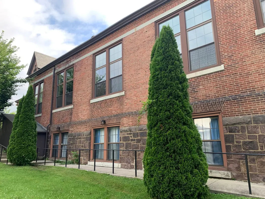 Kings Library Church of the Redeemer in Bensalem - Photo 3