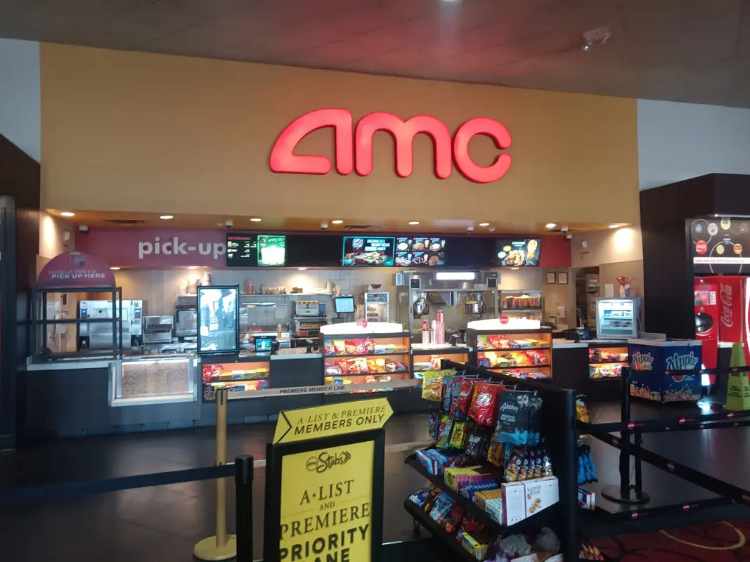 AMC Woodhaven 10 in Bensalem - Photo 2