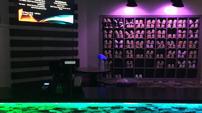 Thunderbird Lanes - Holme Ave.