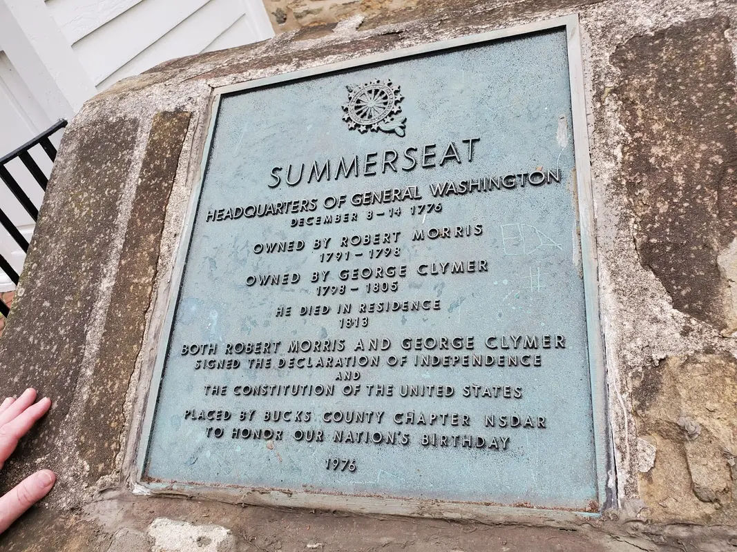 Summerseat in Levittown - Photo 2