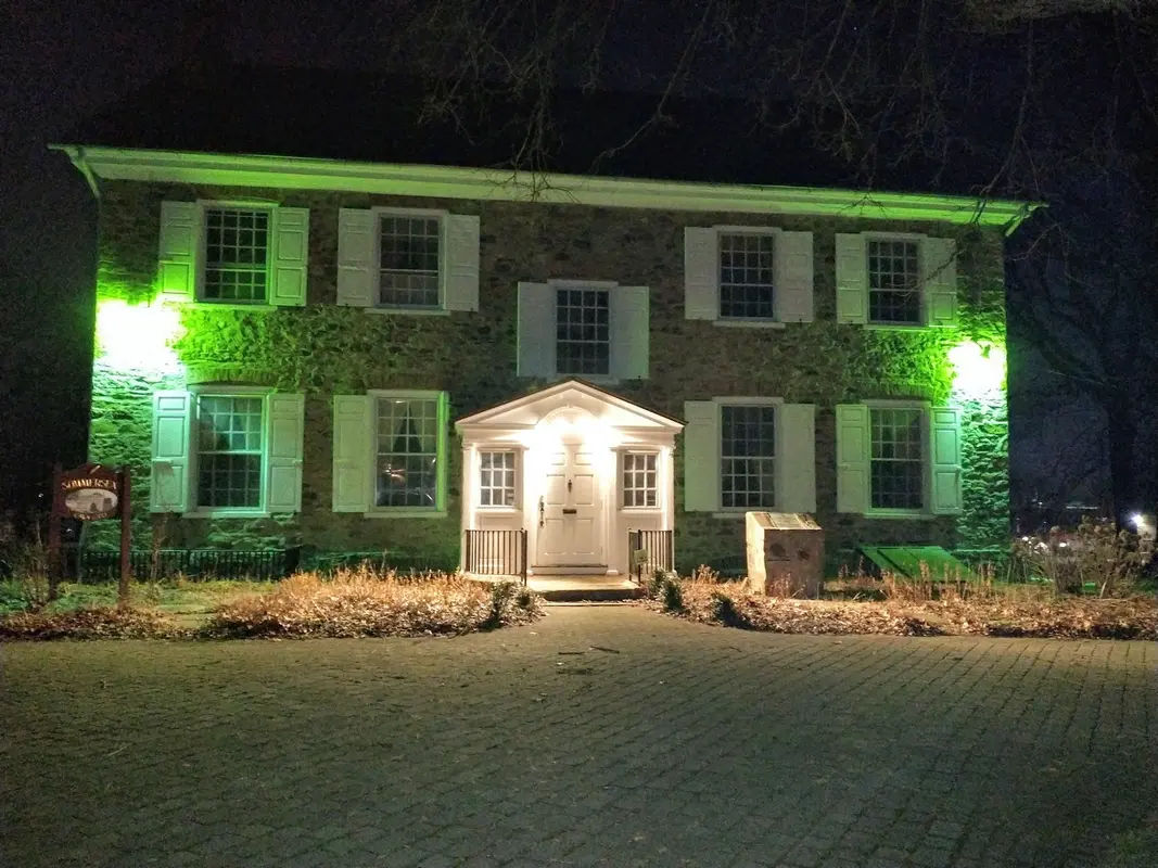 Summerseat in Levittown - Photo 3