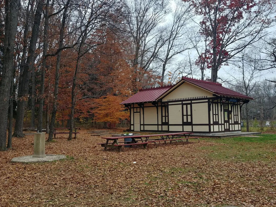 Covered Bridge Park in New Britain - Photo 2