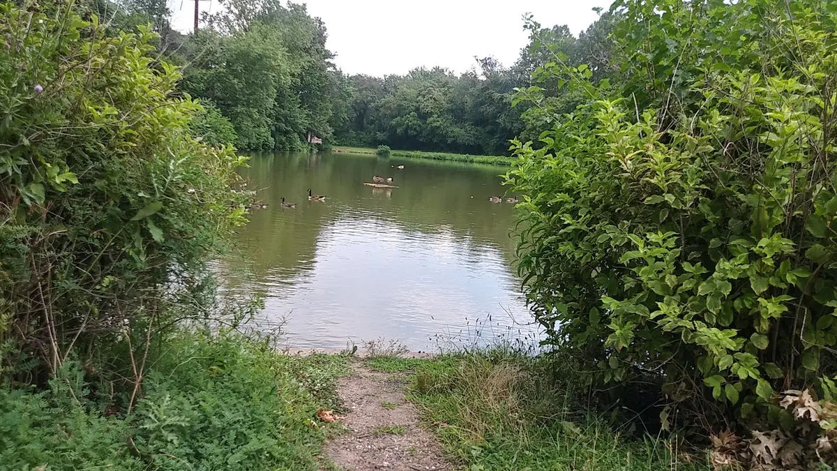 Delaware Canal Lagoon (Fountain, Dedication) in Bristol - Photo 2