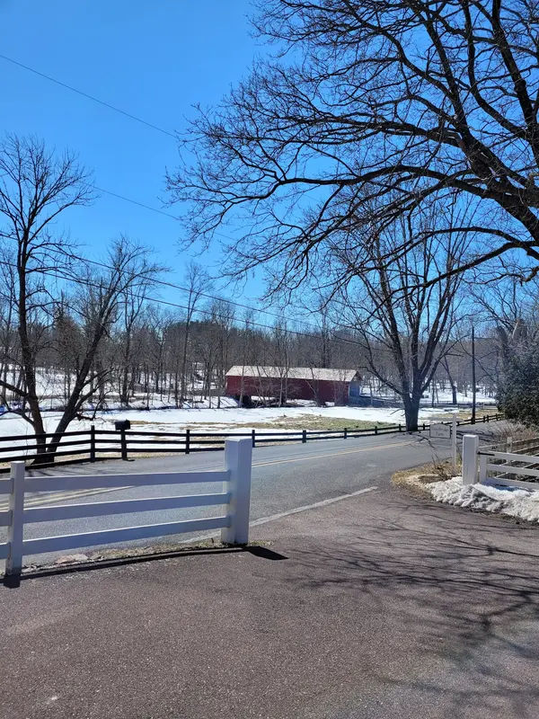 Knecht's Covered Bridge in Springfield - Photo 2