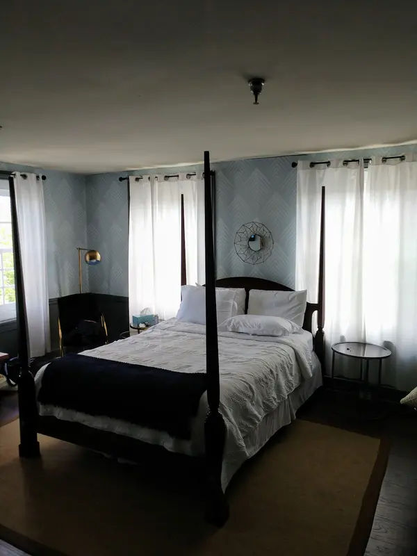 The Brick Hotel/Inn/Lodging in Newtown - Photo 2