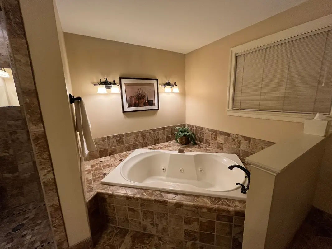 Joseph Ambler Inn in North Wales - Photo 3