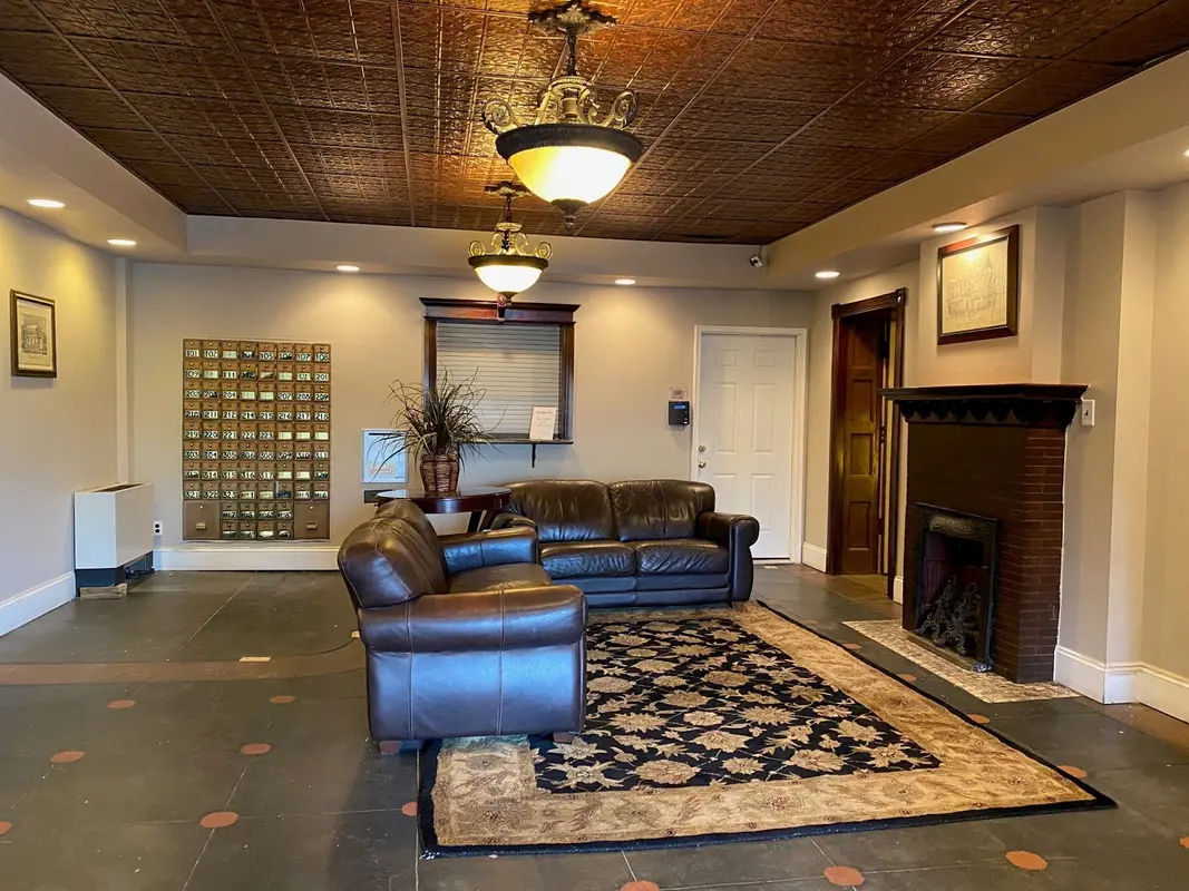 Bush House Hotel in Quakertown - Photo 3