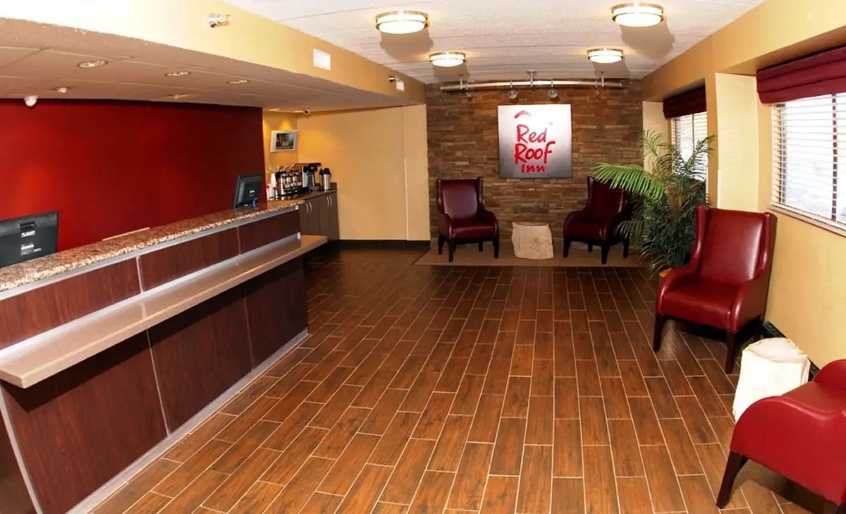 Red Roof Inn Philadelphia - Oxford Valley in Langhorne - Photo 4