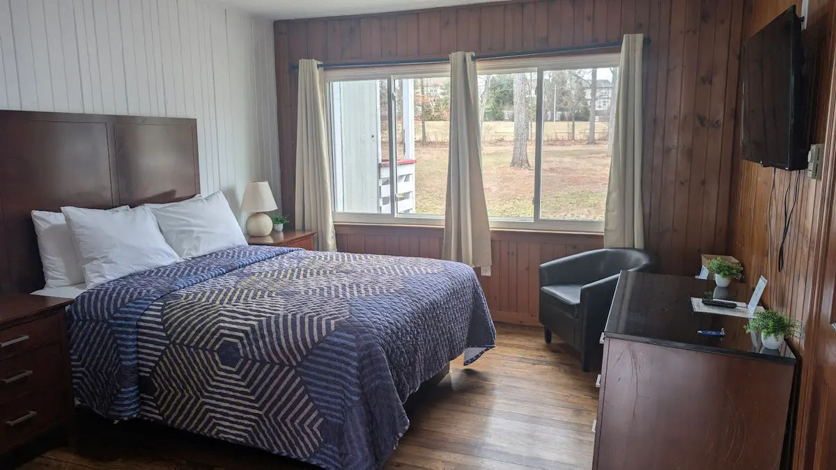 New Hope Lodge in New Hope - Photo 1