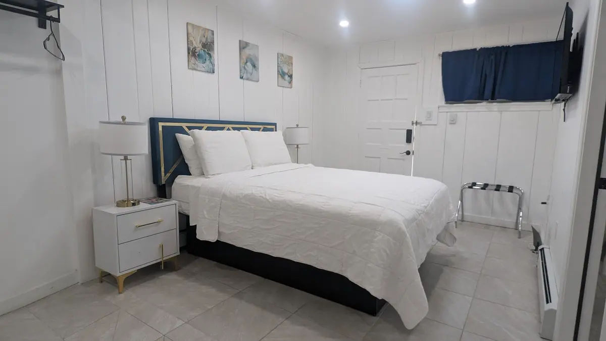 New Hope Lodge in New Hope - Photo 3