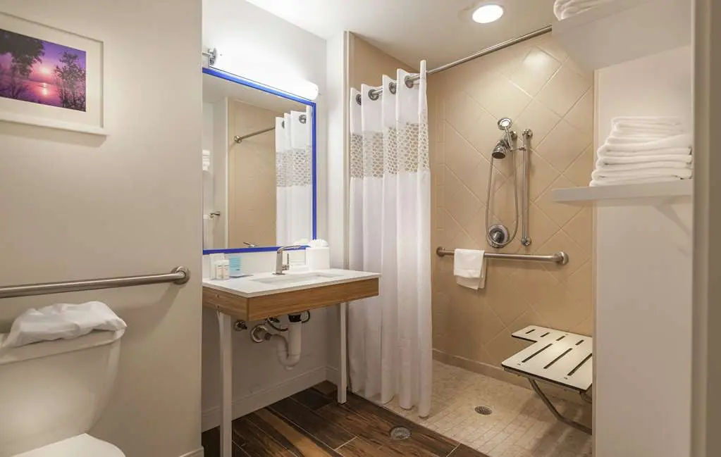 Hampton Inn Doylestown in Warrington - Photo 3