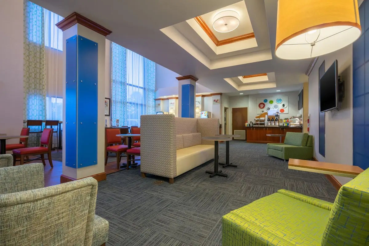 Holiday Inn Express & Suites Quakertown - Allentown Area by IHG in Quakertown - Photo 4
