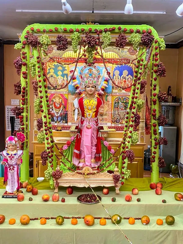 Shree Swaminarayan Mandir JunagadhDham (Vadtal Gadi) - Hindu Temple - Photo 1