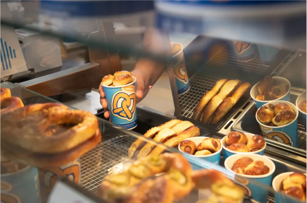Auntie Anne's in Langhorne - Photo 4