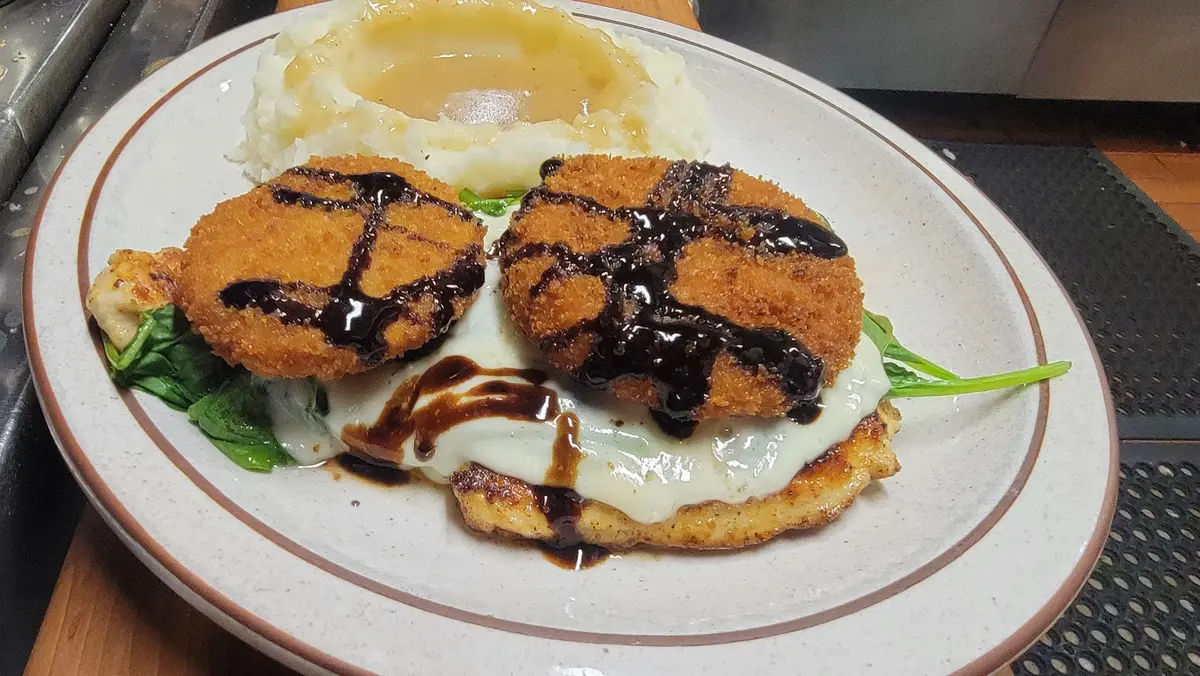 Roy Ann Diner in Sellersville - Photo 2