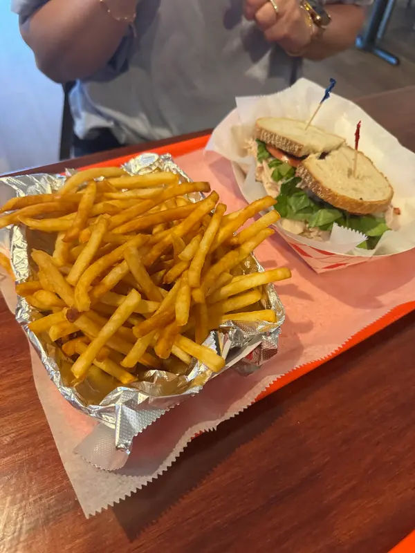 Cerruti’s Sandwich Shop inc in Southampton - Photo 3