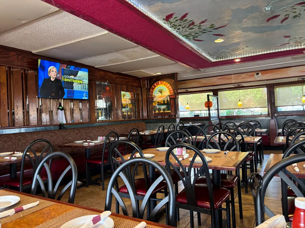 La Villa Pizza & Family Restaurant photo 5