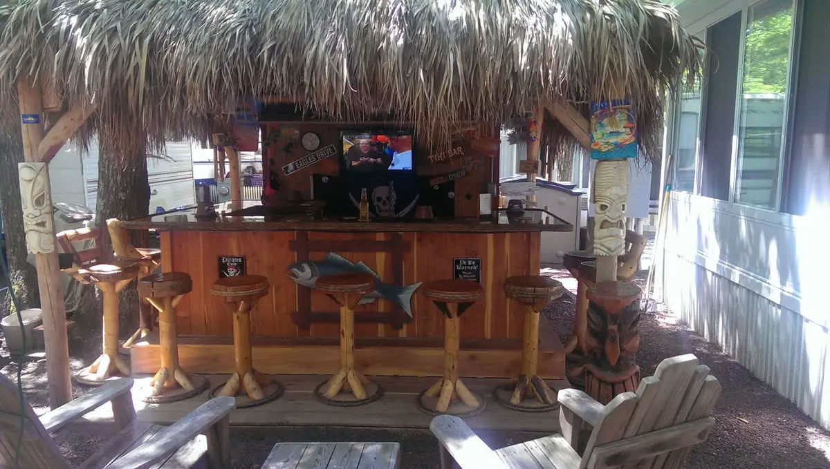 Tiki Kev's Tiki Bar's & Hut's LLC photo 6