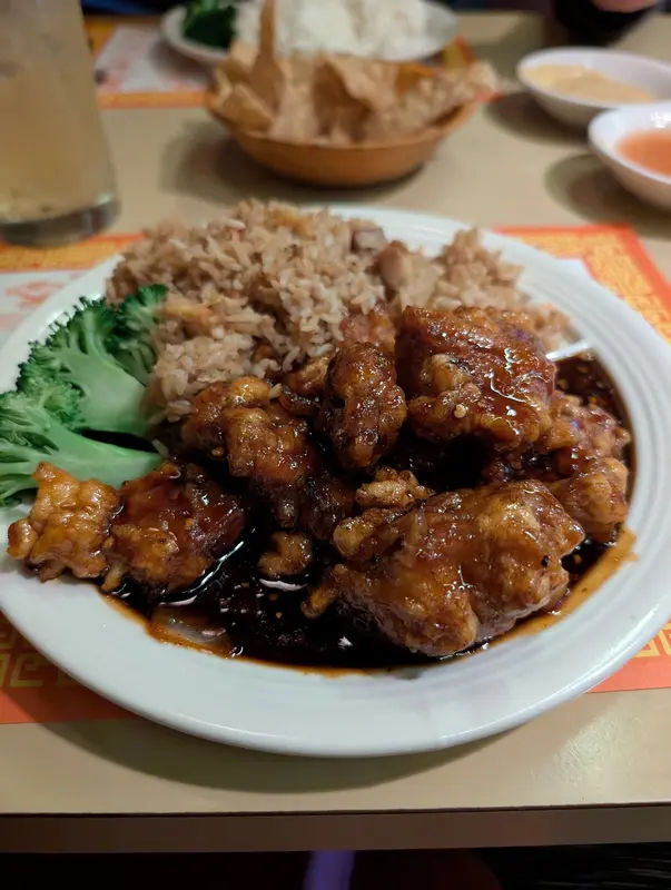 Hong Luck Restaurant in Levittown - Photo 4