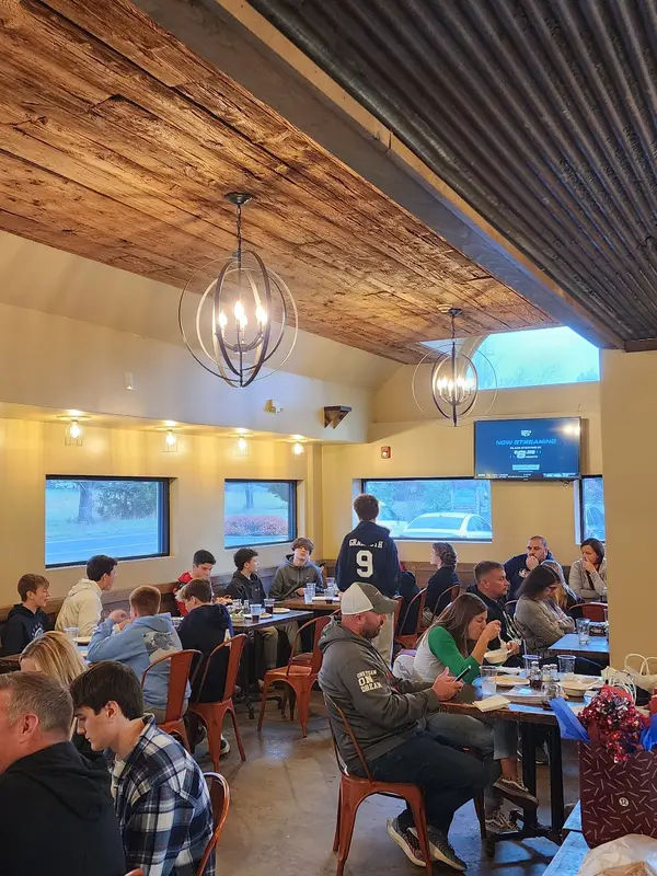 Vince’s Pizzeria and Taproom photo 6